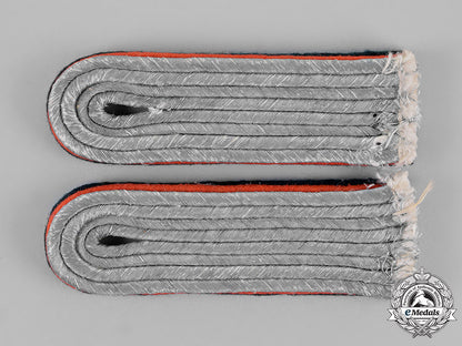 germany,_wehrmacht._a_set_of_wehrmacht_reserve_artillery_lieutenant_shoulder_boards_c18-020262