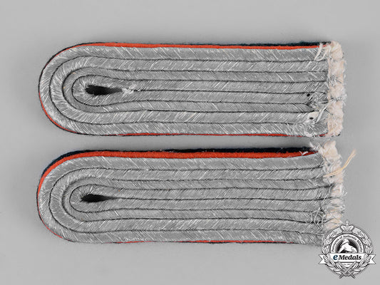 germany,_wehrmacht._a_set_of_wehrmacht_reserve_artillery_lieutenant_shoulder_boards_c18-020262