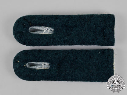 germany,_wehrmacht._a_set_of_wehrmacht_reserve_artillery_lieutenant_shoulder_boards_c18-020263