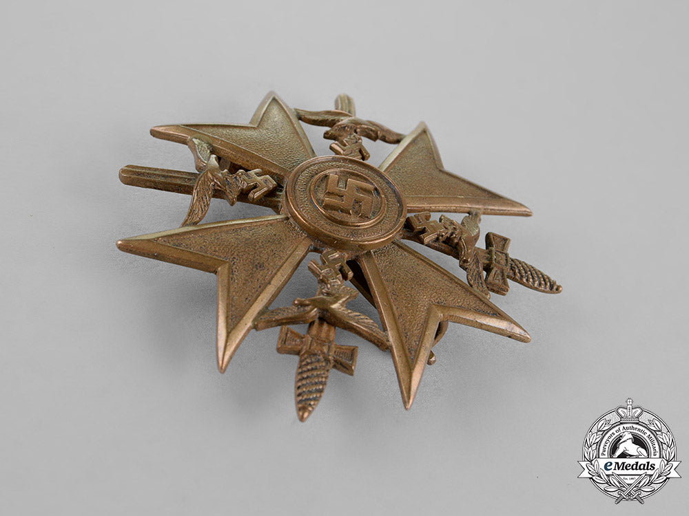 germany,_luftwaffe._a_spanish_cross_with_swords,_bronze_grade_c18-020290_1
