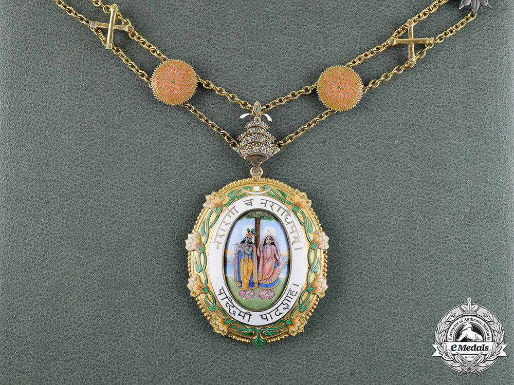india,_state_of_patiala._an_order_of_krishna,_collar_with_badge,_c.1936_c18-020575_1_1
