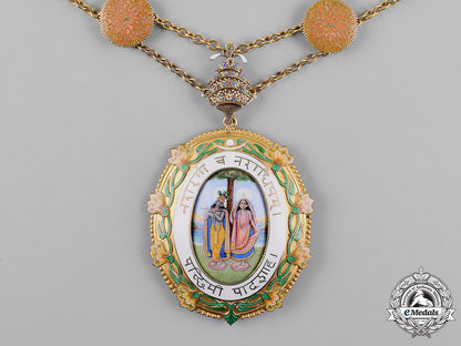india,_state_of_patiala._an_order_of_krishna,_collar_with_badge,_c.1936_c18-020577_1_1