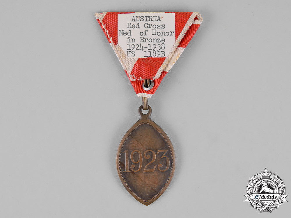 austria,_first_republic._an_honour_decoration_of_the_red_cross,_bronze_medal,_c.1925_c18-020621