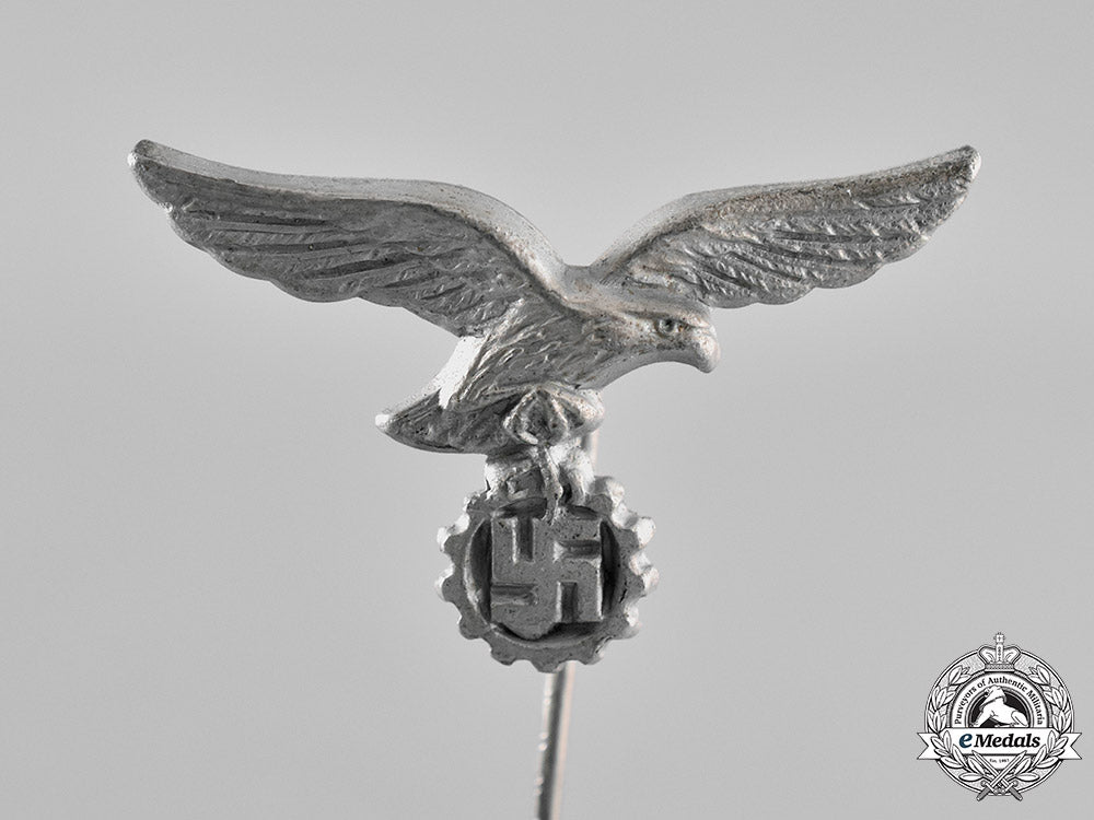 germany._a_civilian_luftwaffe_flak_helper’s_stick_pin_c18-020690