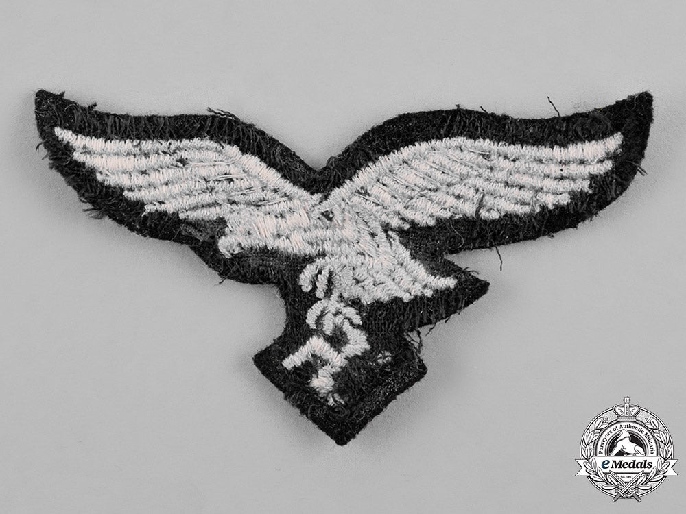 germany,_luftwaffe._a_luftwaffe_germann_goering_panzer_division_cap_eagle_c18-020748