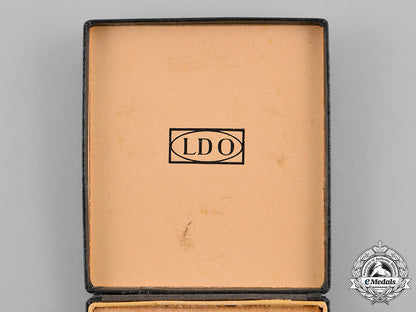 germany._a_mint_iron_cross1939_second_class,_in_its_ldo_presentation_case_c18-021312