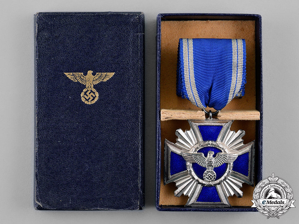 germany._a_nsdap15-_year_long_service_award_in_its_presentation_case_of_issue,_heavy_version_c18-021322