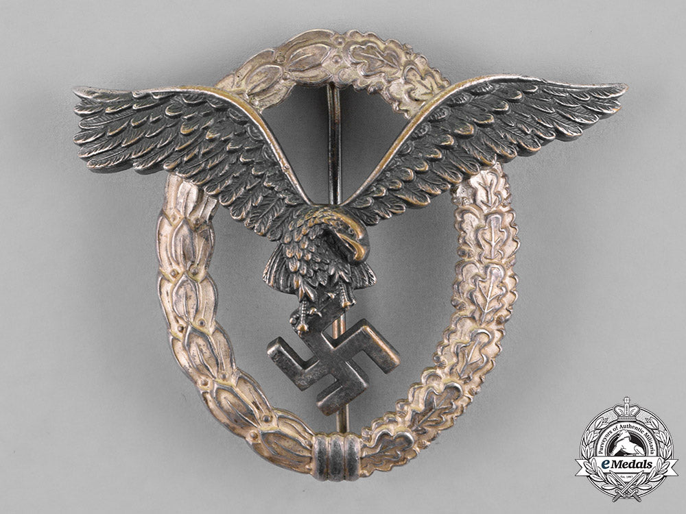 germany,_luftwaffe._a_cased_pilot’s_badge,_by_berg&_nolte_c18-021430