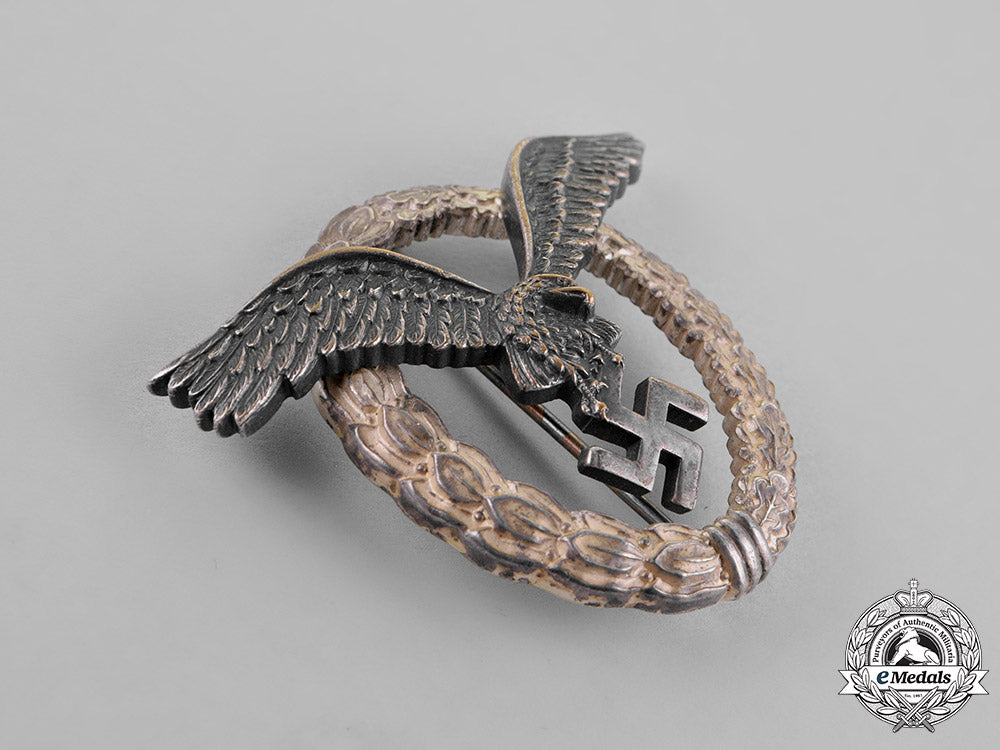 germany,_luftwaffe._a_cased_pilot’s_badge,_by_berg&_nolte_c18-021433