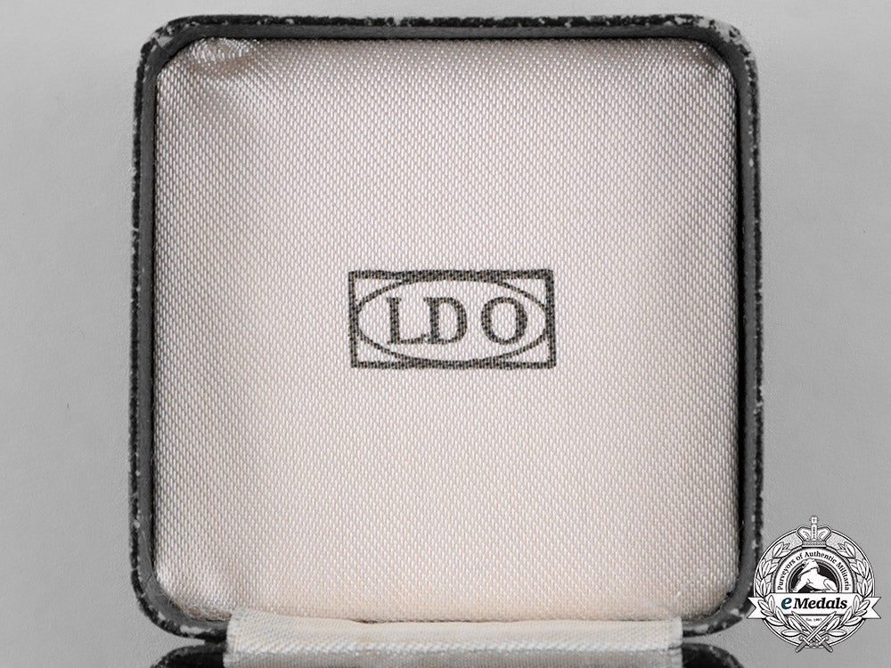 germany._a_war_wound_badge,_gold_grade,_in_its_ldo_case_of_issue_c18-021488