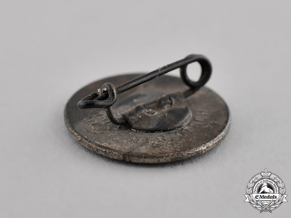 germany,_nsv._a_grouping_of_two_national_socialist_people’s_welfare_membership_insignia_c18-021828