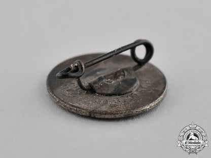 germany,_nsv._a_grouping_of_two_national_socialist_people’s_welfare_membership_insignia_c18-021828