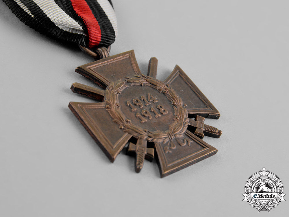 germany._a_first_war_period_hindenburg_cross,_with_its_matching_boutonniere_c18-021896