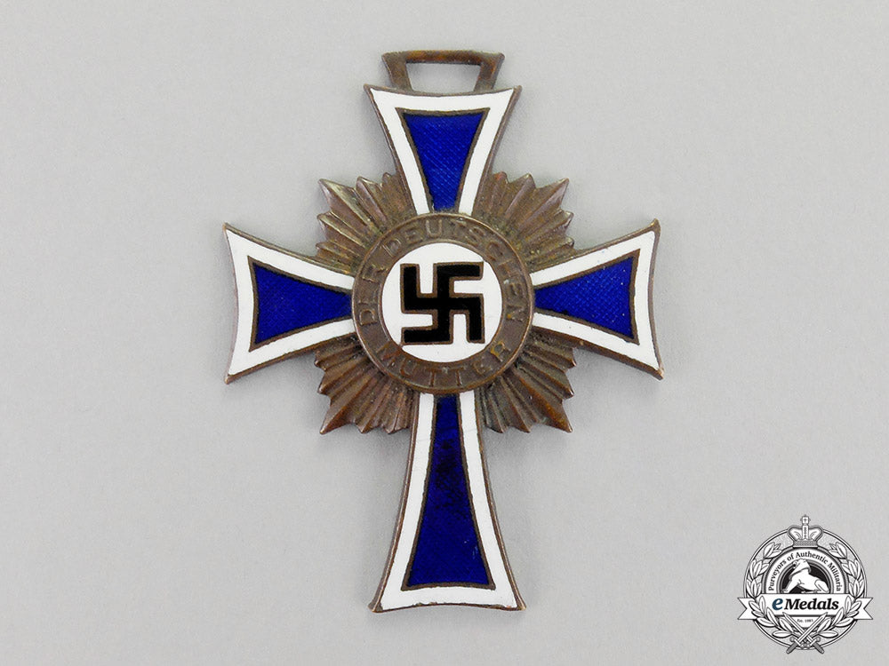 germany._a_bronze_grade_cross_of_honour_of_the_german_mother_c18-0219