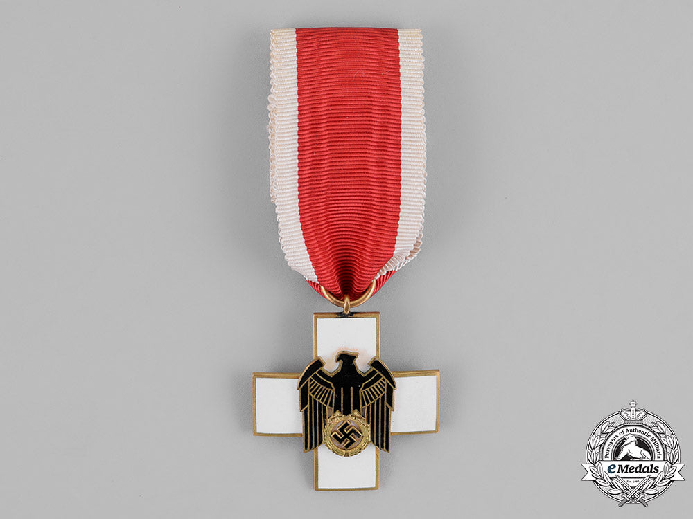 germany._a_mint_social_welfare_decoration;3_rd_grade_in_its_original_case_of_issue_by_godet_c18-021944