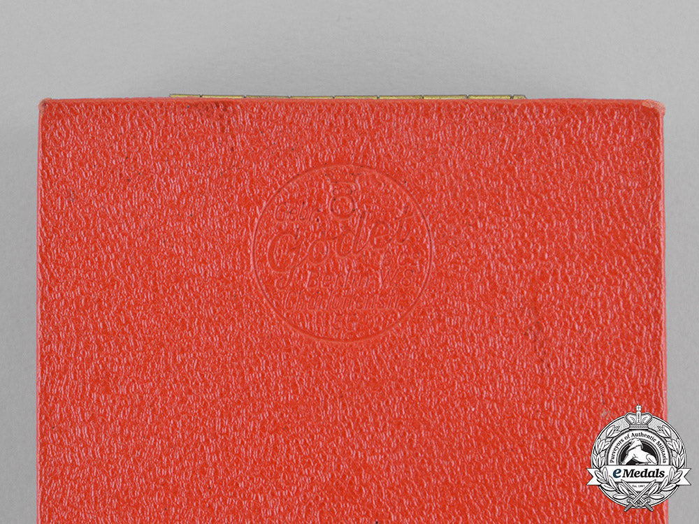 germany._a_mint_social_welfare_decoration;3_rd_grade_in_its_original_case_of_issue_by_godet_c18-021951