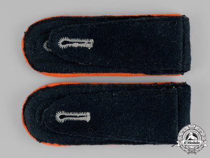 germany,_luftwaffe/_a_pair_of_flak_regiment7_oberfeldwebel’s_shoulder_straps_c18-021953