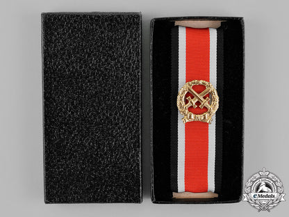 germany,_republic._a_heer(_army)_honour_roll_clasp_in_its_case,1957_version._c18-021999_1