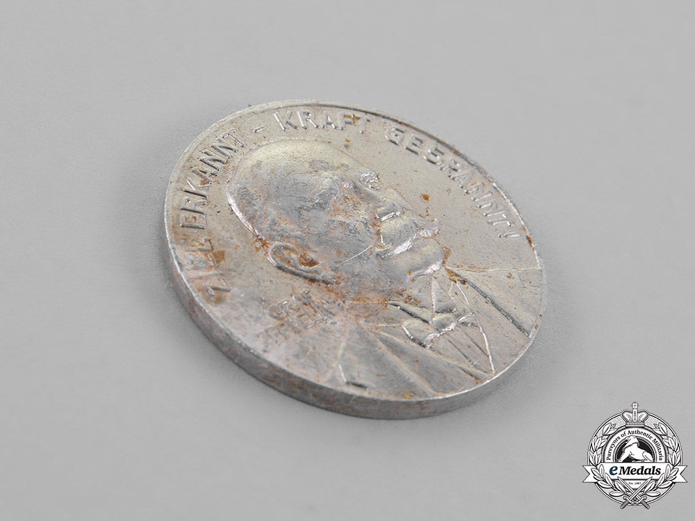 germany._a_commemorative_zeppelin_medal_constructed_out_of_the_remains_of_airship_lz-4_c18-022061