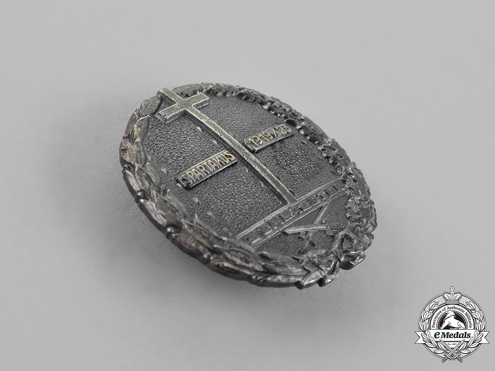 germany,_weimar_republic._freikorps_schlageter_badge;_second_type,_by_paul_küst_c18-022086