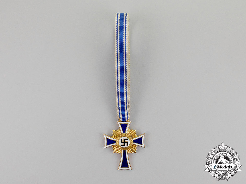 germany._a_gold_grade_cross_of_honour_of_the_german_mother_with_miniature_c18-0222