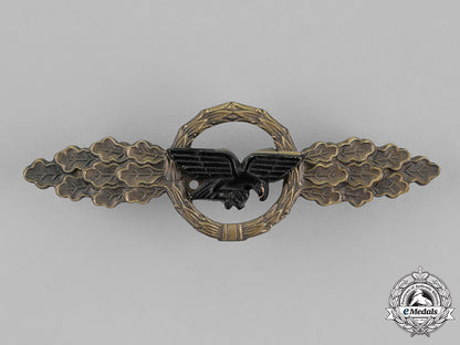 germany,_republic._a_luftwaffe_front_flying_clasp_for_transport_pilots,_bronze_grade,1957_version_c18-022200