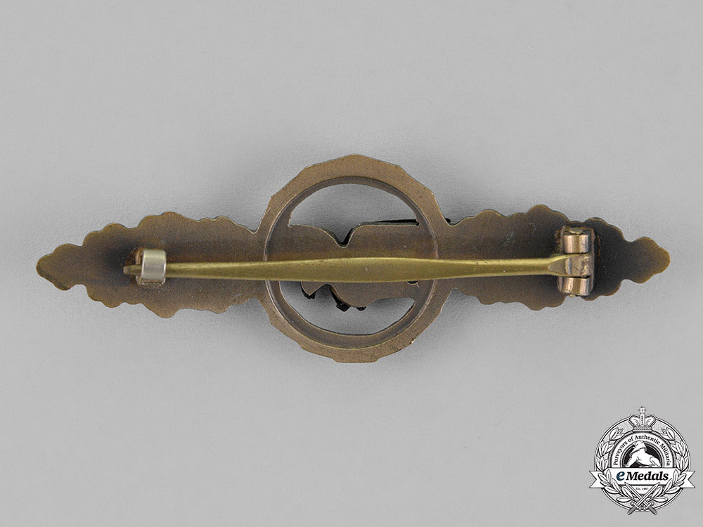 germany,_republic._a_luftwaffe_front_flying_clasp_for_transport_pilots,_bronze_grade,1957_version_c18-022201