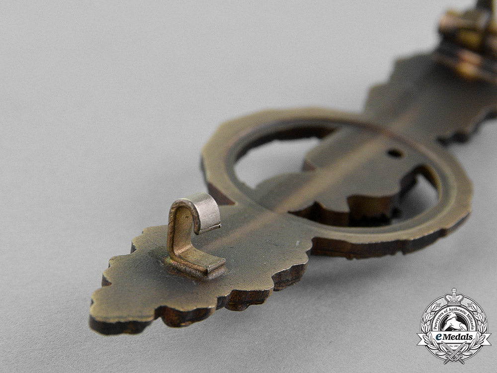 germany,_republic._a_luftwaffe_front_flying_clasp_for_transport_pilots,_bronze_grade,1957_version_c18-022204