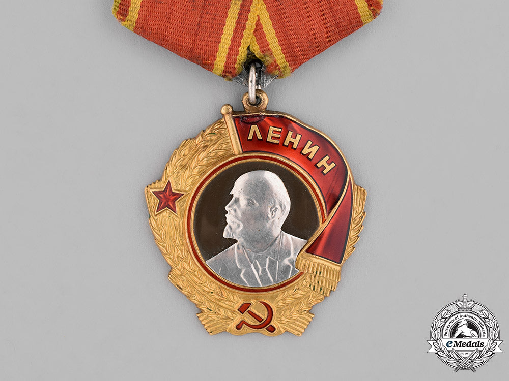 russia(_soviet_union,_ussr)._an_order_of_lenin,_type_v,_variation1_c18-022324
