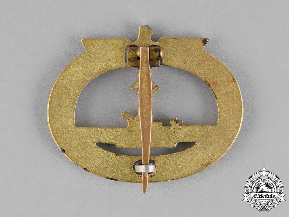 germany,_kriegsmarine._a_mint_u-_boat_war_badge,_by_schwerin_c18-022506