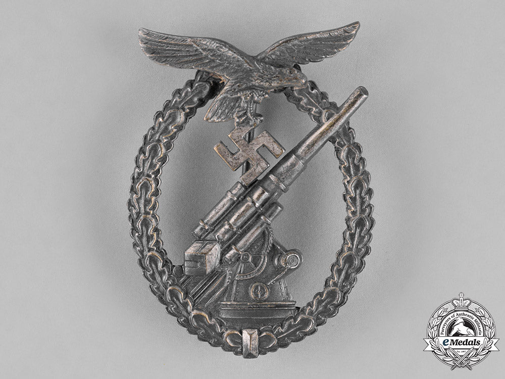 germany,_luftwaffe._a_flak_badge,_by_f.w._assmann_c18-022545