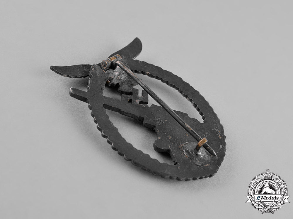 germany,_luftwaffe._a_flak_badge,_by_f.w._assmann_c18-022547