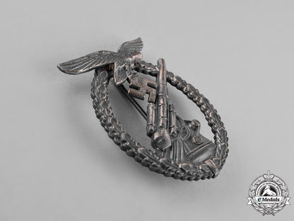 germany,_luftwaffe._a_flak_badge,_by_f.w._assmann_c18-022548