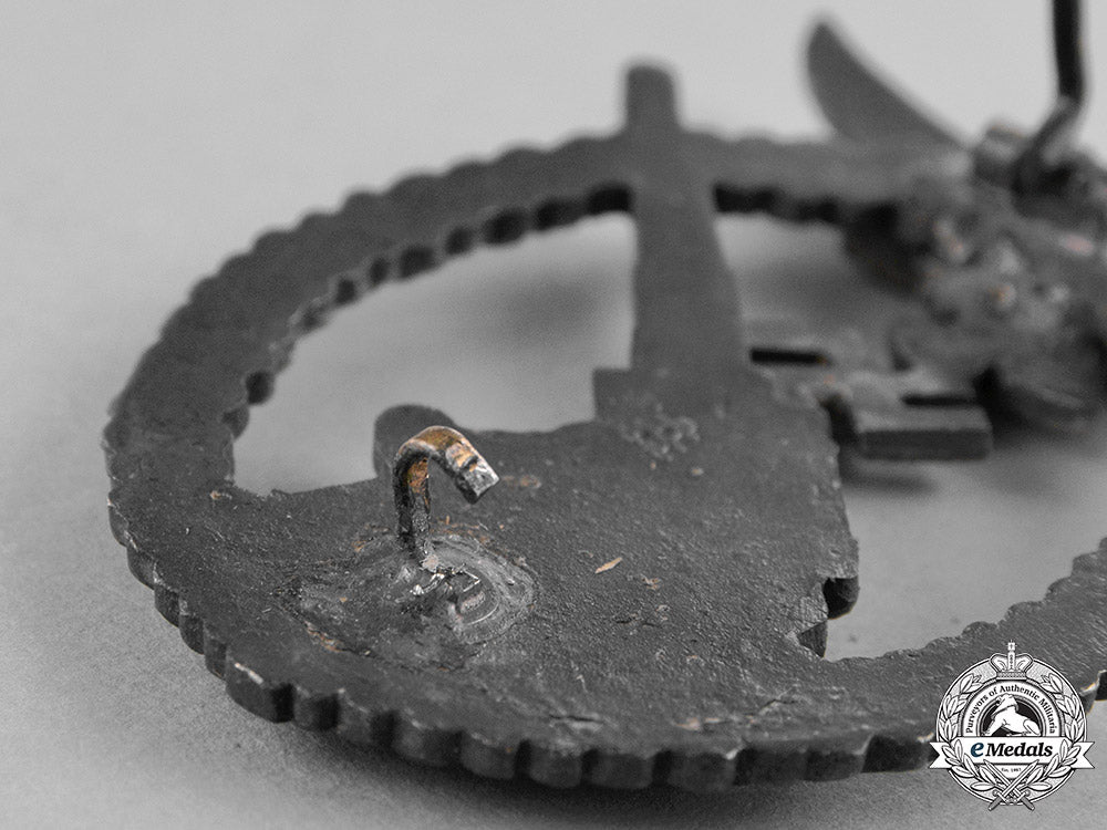 germany,_luftwaffe._a_flak_badge,_by_f.w._assmann_c18-022550