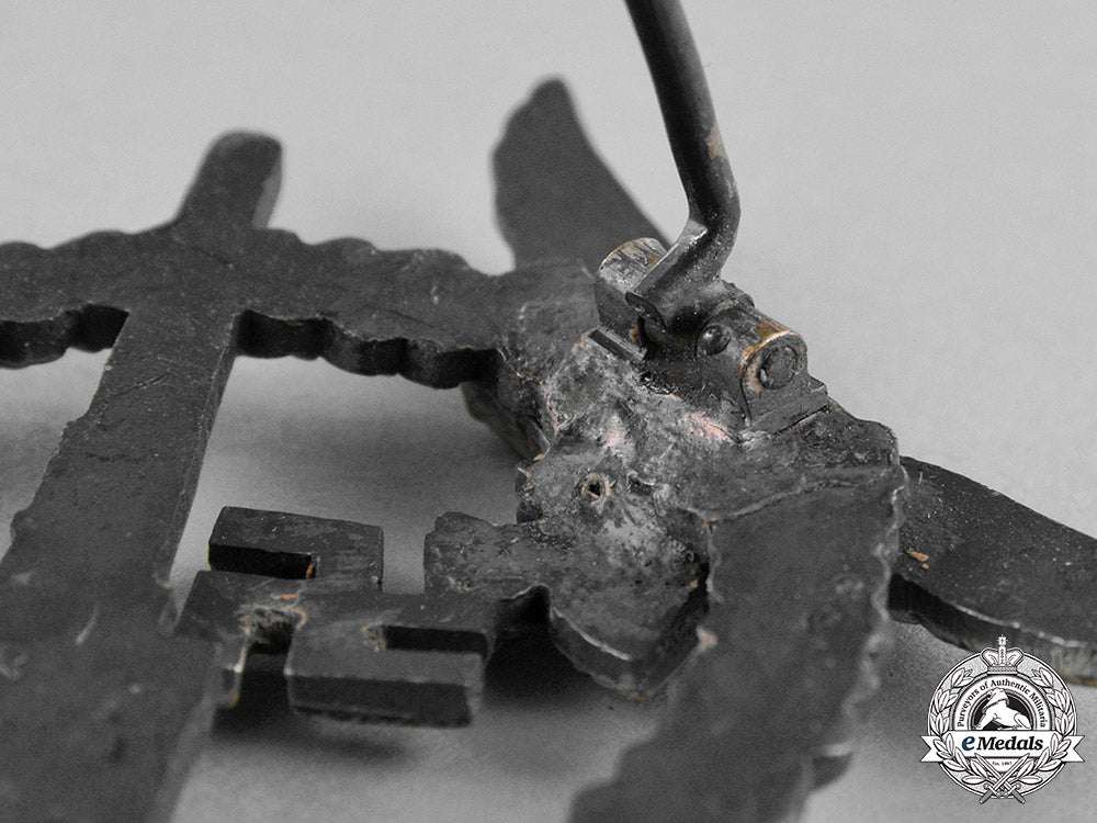 germany,_luftwaffe._a_flak_badge,_by_f.w._assmann_c18-022551