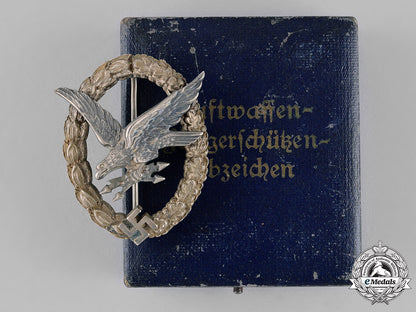 germany,_luftwaffe._a_cased_radio_operator&_air_gunner_badge,_by_jmme&_sohn_c18-022591