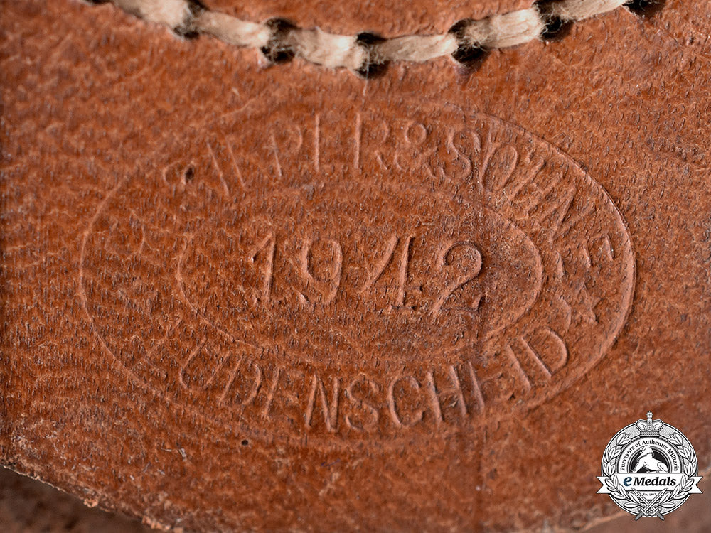 germany,_dak._a_german_africa_crops_standard_issue_belt_buckle,_by_r._sieper,_dated1942_c18-022638