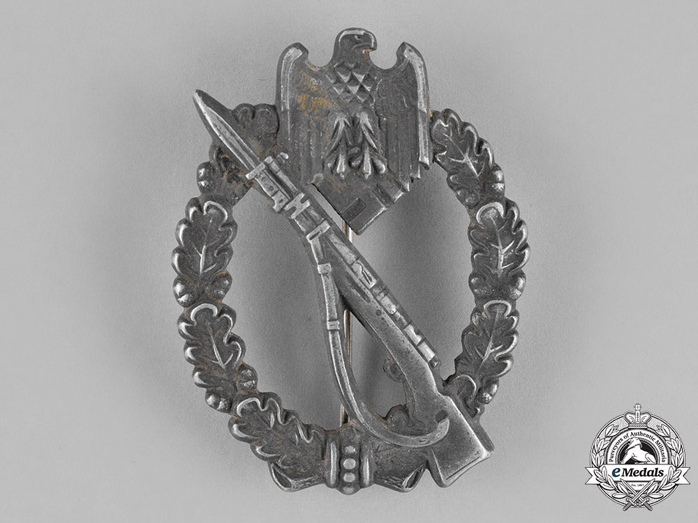 germany,_wehrmacht._an_infantry_assault_badge,_silver_grade_c18-022653
