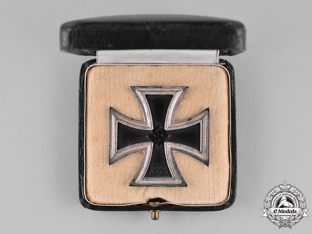 germany,_wehrmacht._a_cased_iron_cross1939_first_class,_by_rudolf_wächtler&_lange_c18-022680