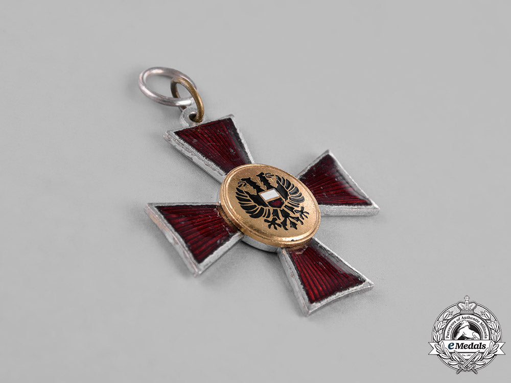 lübeck._a_hanseatic_cross_c18-022773