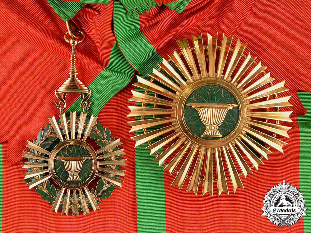 cambodia,_kingdom._a_royal_order_of_sahametrei,_grand_cross,_by_arthus_bertrand,_c.1955_c18-022858