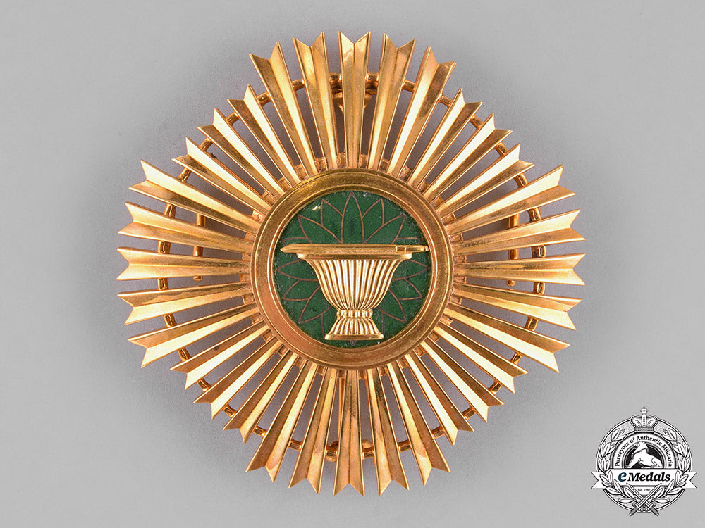 cambodia,_kingdom._a_royal_order_of_sahametrei,_grand_cross,_by_arthus_bertrand,_c.1955_c18-022859
