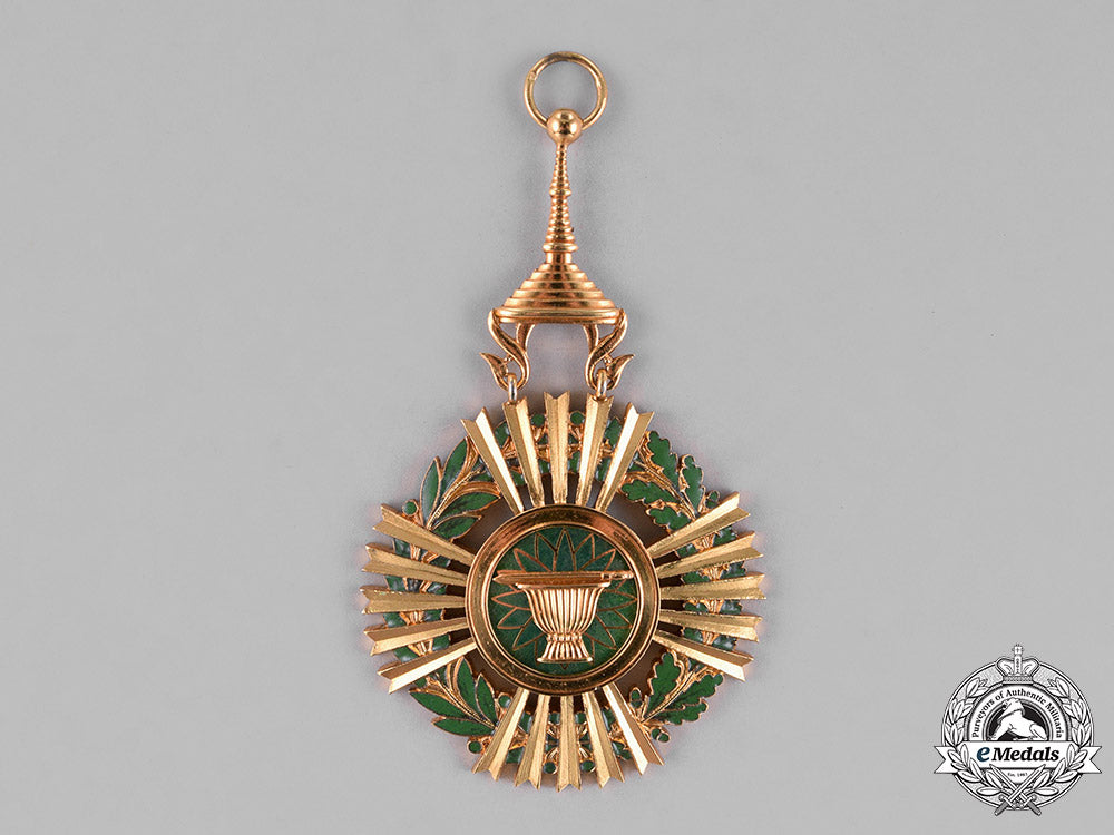 cambodia,_kingdom._a_royal_order_of_sahametrei,_grand_cross,_by_arthus_bertrand,_c.1955_c18-022865