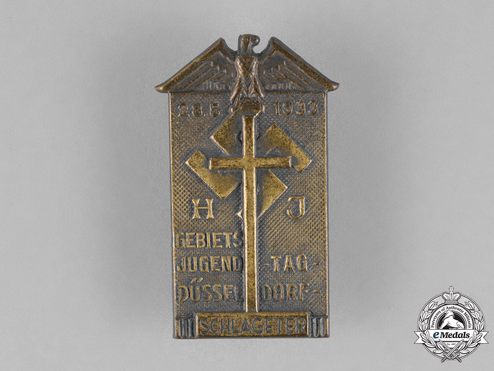 germany._a1933_albert_l._schlageter_martyrdom_and_youth_day_celebration_badge_c18-022882