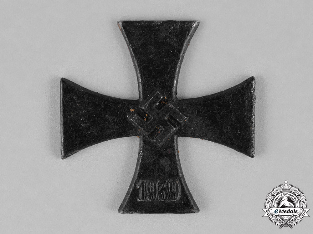 germany._the_core_for_an_iron_cross_second_class1939_c18-022890