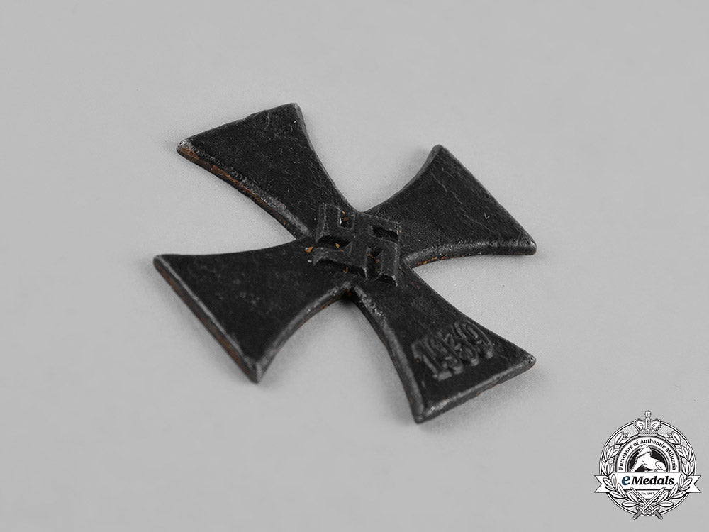 germany._the_core_for_an_iron_cross_second_class1939_c18-022892