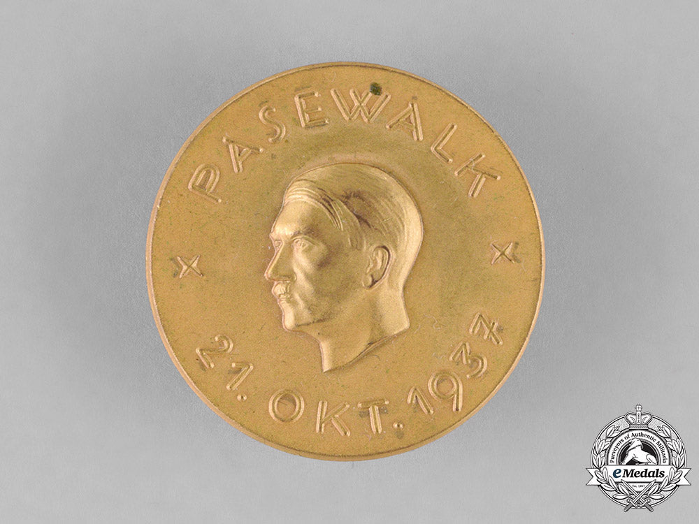 germany,_third_reich._a_german_tinnie_commemorating_pasewalk_by_l._chr._lauer_c18-022935