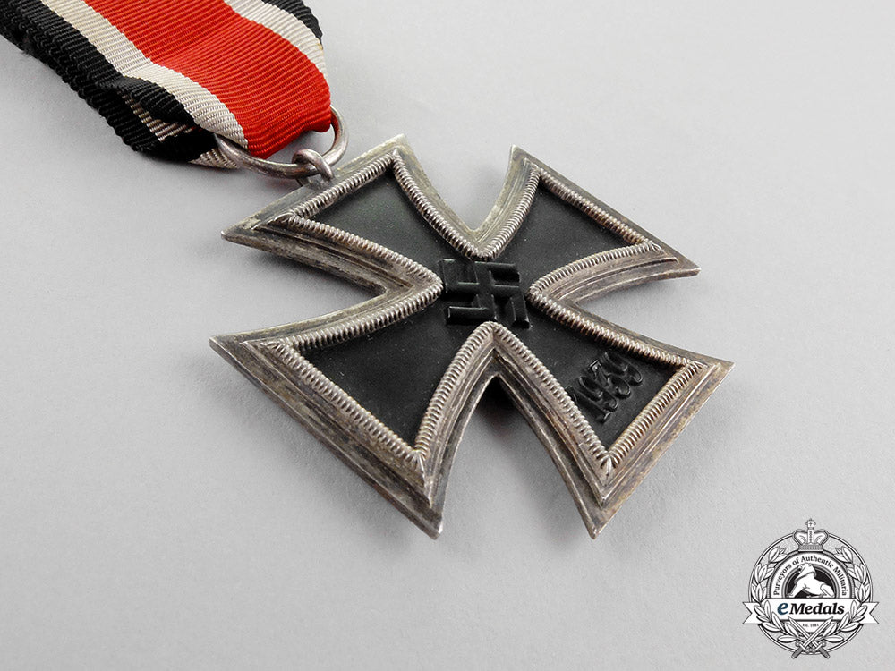 germany._the_dkig&_awards_with_documents_to_artillery_battalion_hauptmann_c18-023
