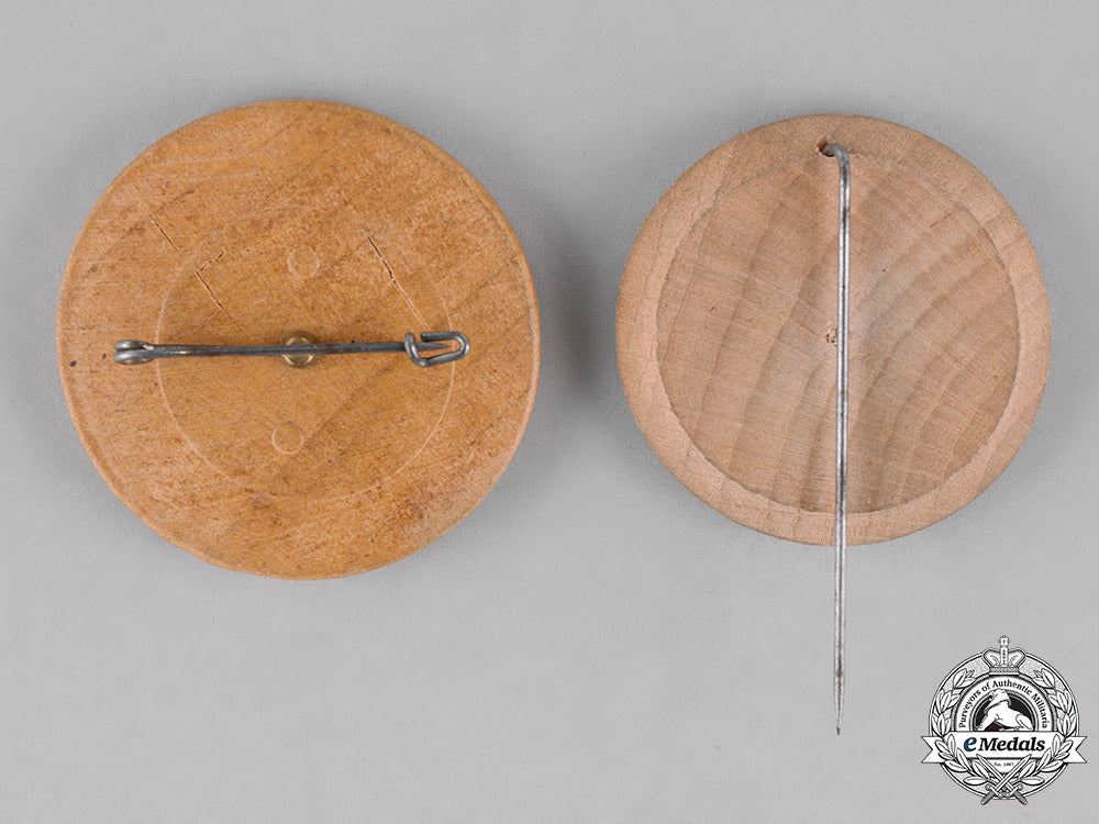 germany._a_grouping_of_two_badges_c18-023028