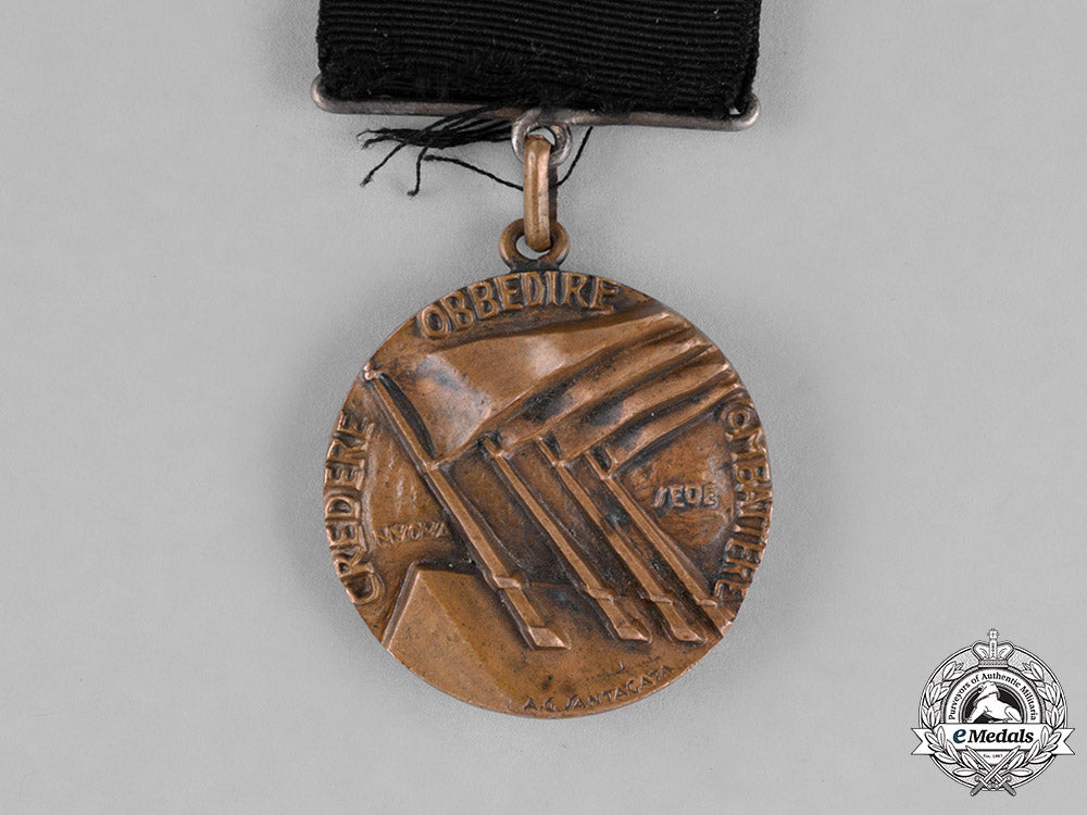 italy,_kingdom._a_fascist_giordana_general_ward_group_medal_c18-023095_1_1